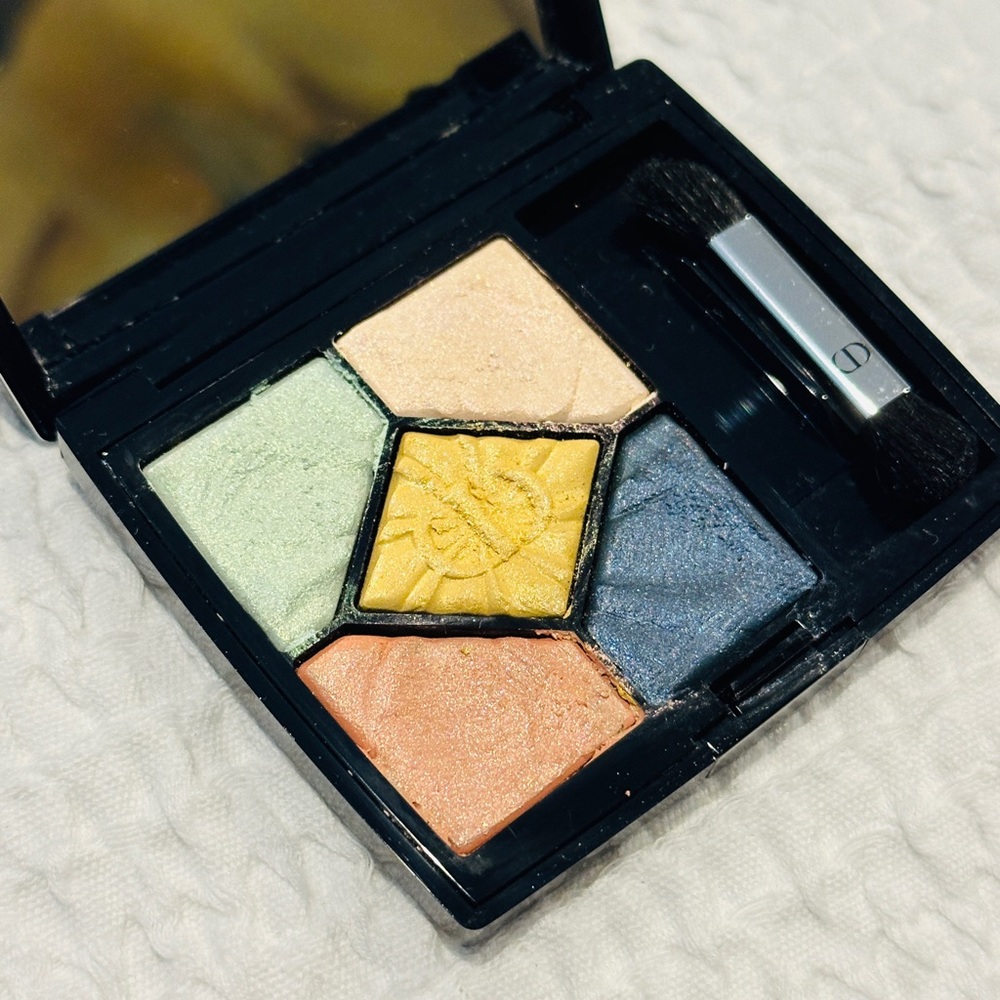 Dior Eyeshadow Palette - Gold, Blue, Pink, Cream - Picture 3 of 3